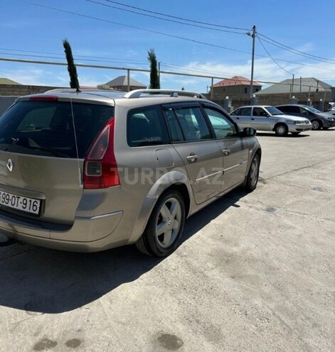 Renault Megane-11