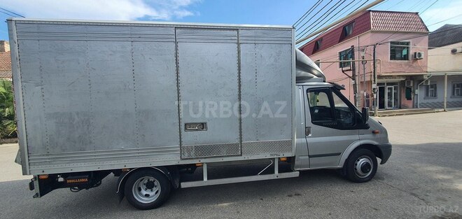 Ford Transit-4