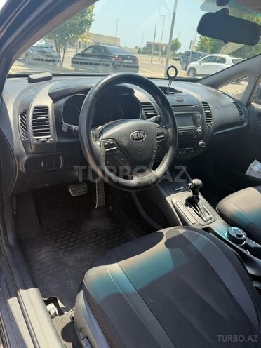 Kia Cerato-5