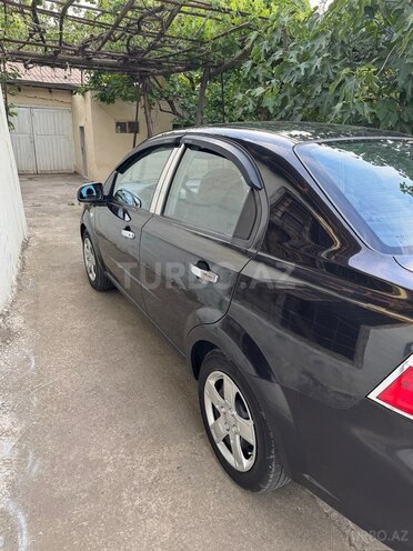 Chevrolet Aveo-5