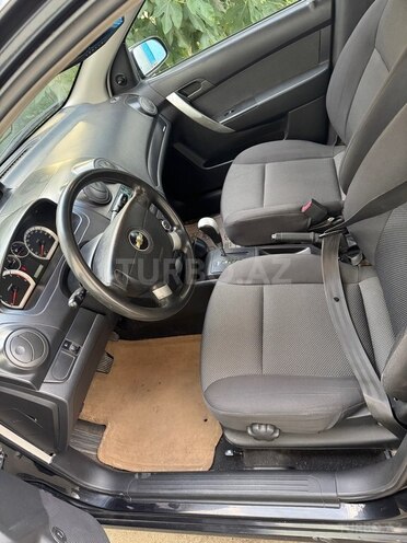 Chevrolet Aveo-12