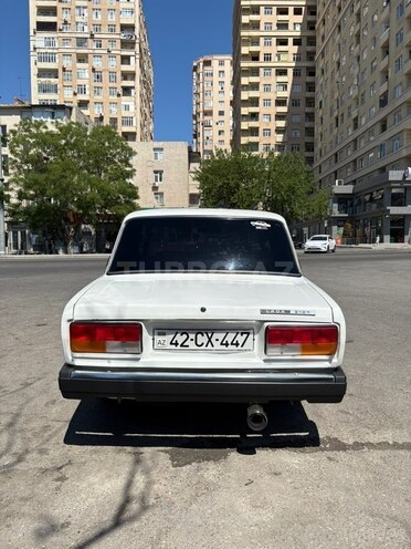LADA (VAZ) 2107-2