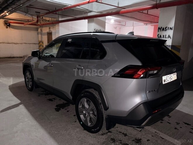 Toyota RAV4-5