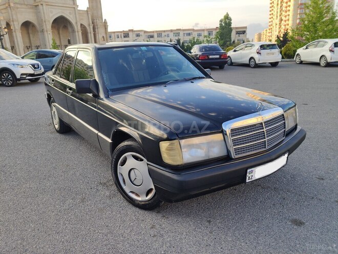 Mercedes 190-1