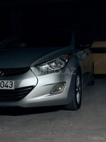 Hyundai Elantra-10