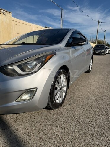 Hyundai Elantra-6