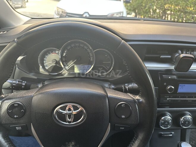 Toyota Corolla-6