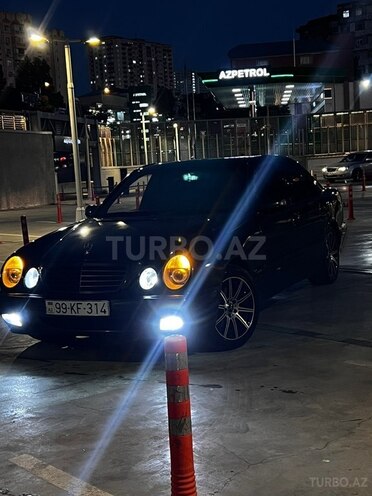 Mercedes E 270-12