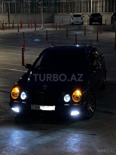 Mercedes E 270-10