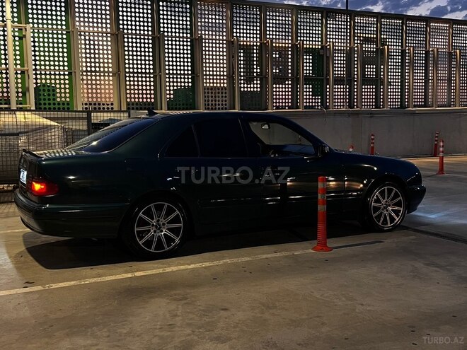 Mercedes E 270-13