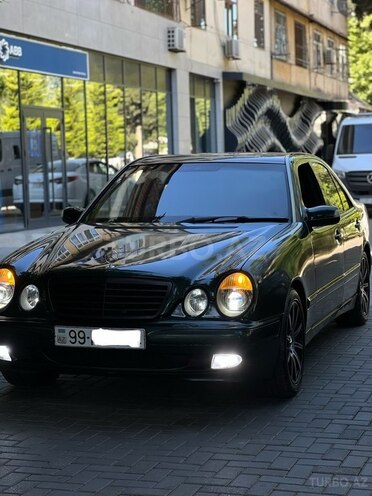 Mercedes E 270-16