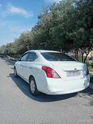 Nissan Sunny-11