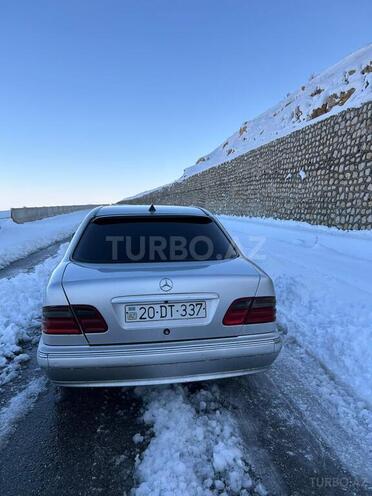 Mercedes E 220-4
