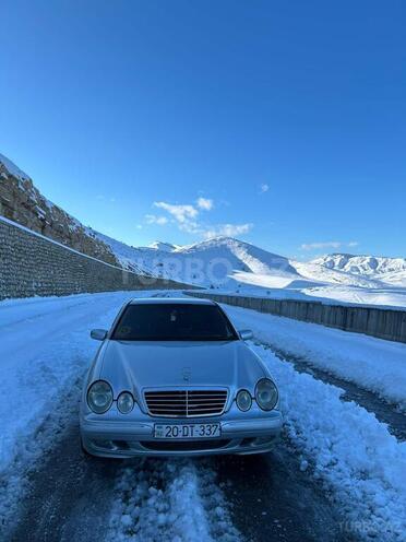 Mercedes E 220-3