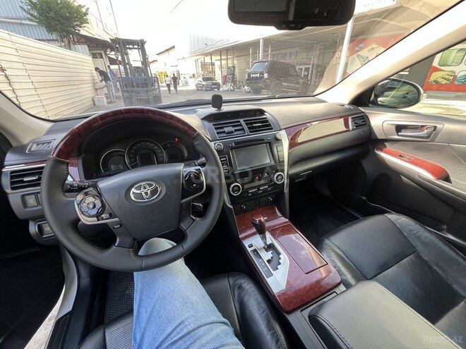 Toyota Camry-9