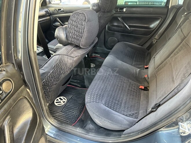 Volkswagen Passat-8