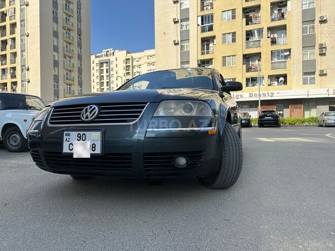 Volkswagen Passat-1