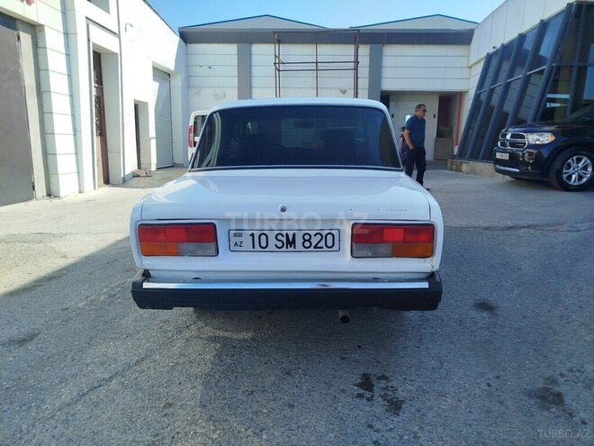LADA (VAZ) 2107-2