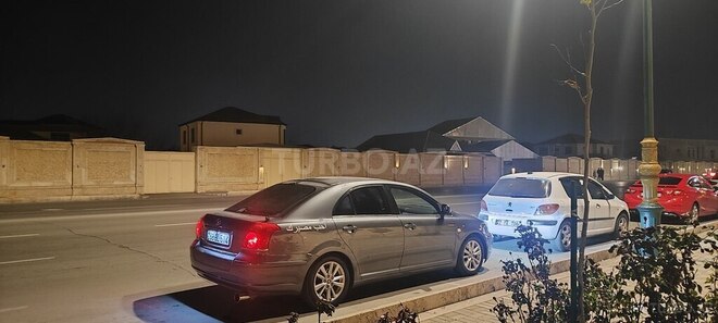 Toyota Avensis-2