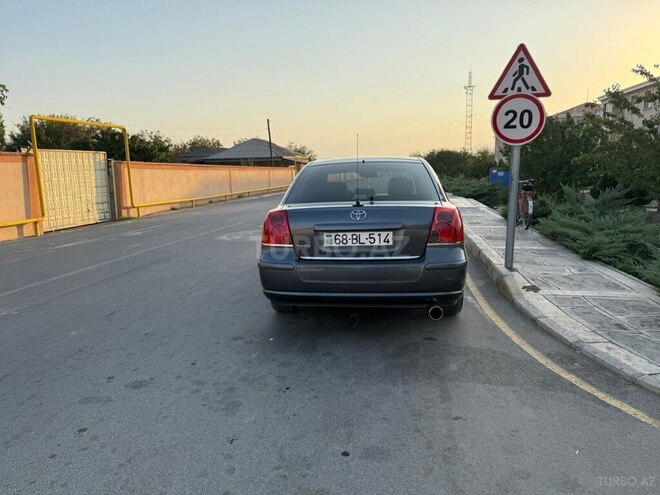 Toyota Avensis-9