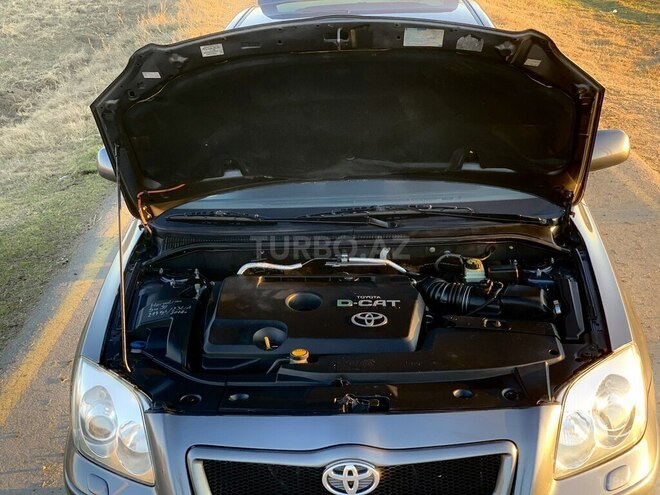 Toyota Avensis-16