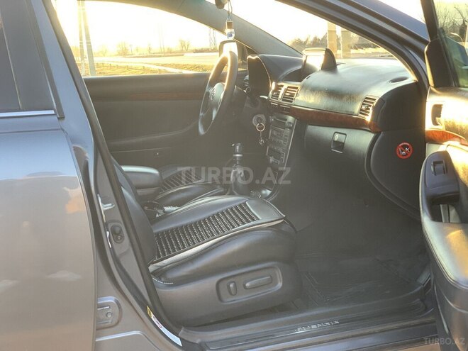 Toyota Avensis-18