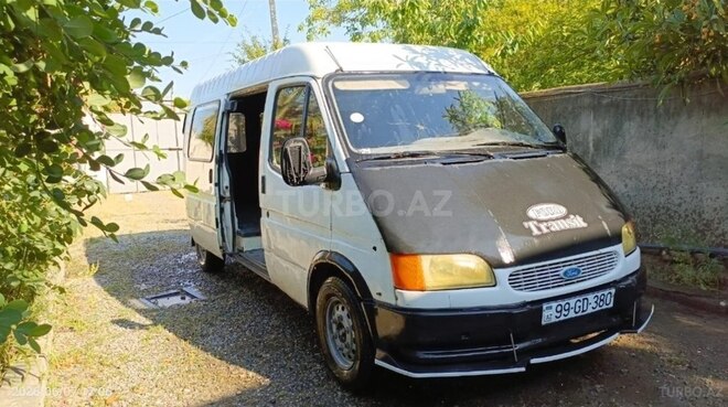 Ford Transit-1