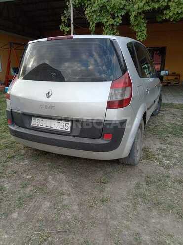 Renault Scenic-8