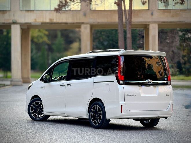 Toyota Esquire-3