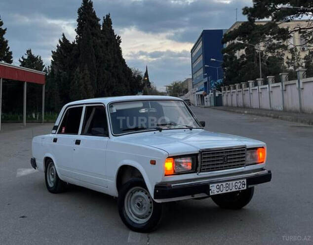 LADA (VAZ) 2107-1