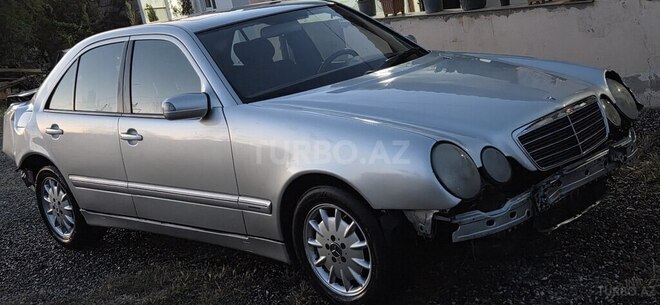 Mercedes E 220-9