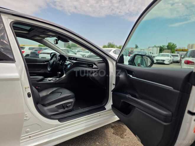 Toyota Camry-16