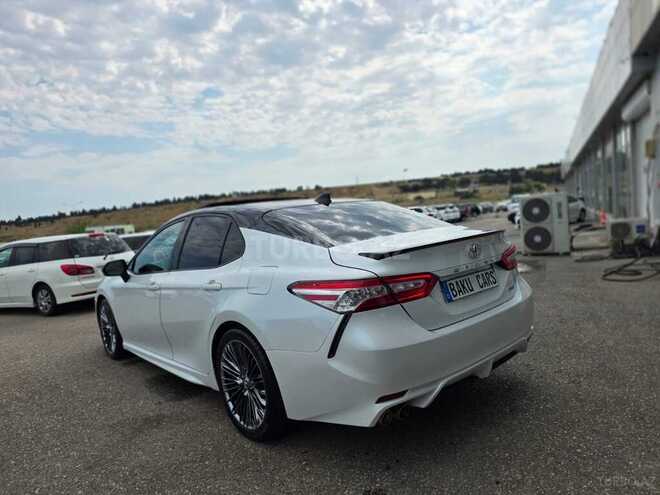 Toyota Camry-6