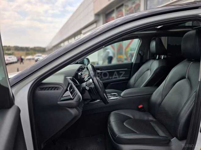 Toyota Camry-15