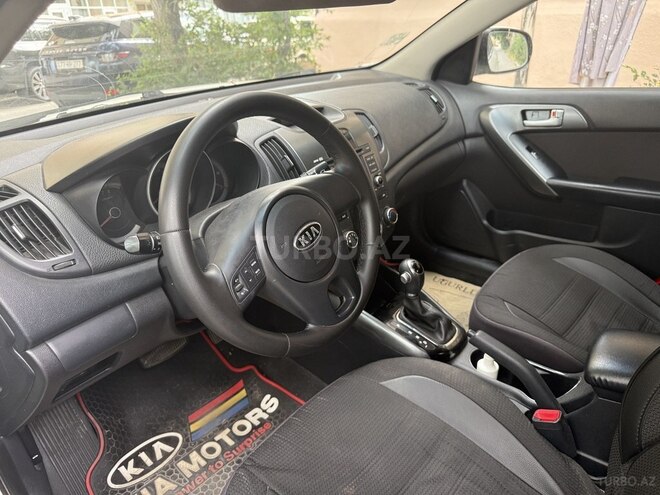 Kia Cerato-5
