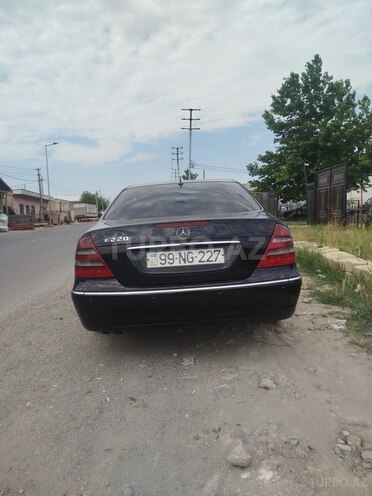 Mercedes E 220-4