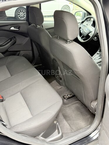 Ford Focus-6
