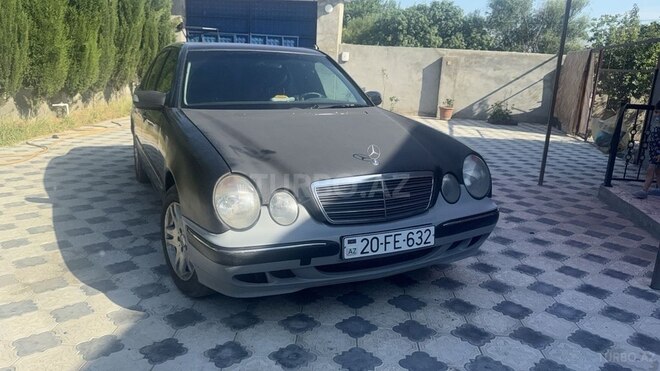 Mercedes E 200-1