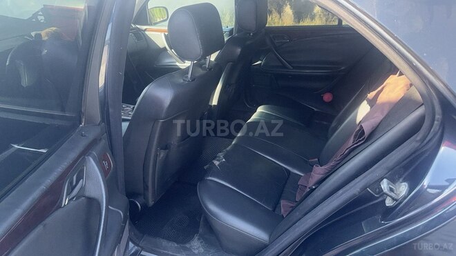 Mercedes E 200-3