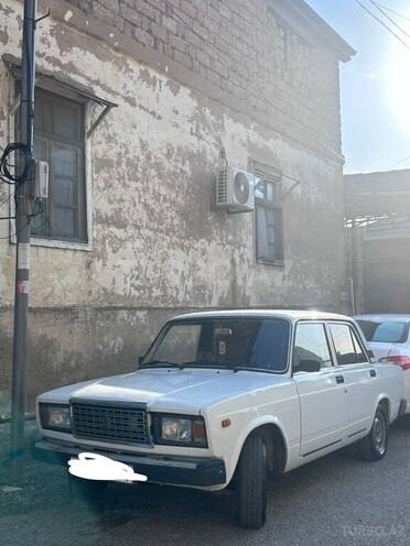 LADA (VAZ) 2107-1
