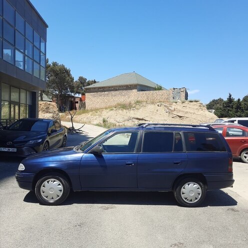 Opel Astra-2