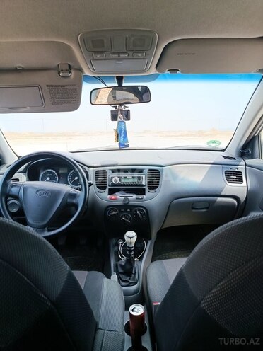Kia Rio-5