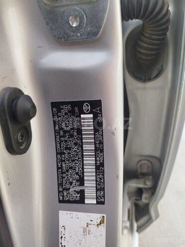 Toyota Prius-12