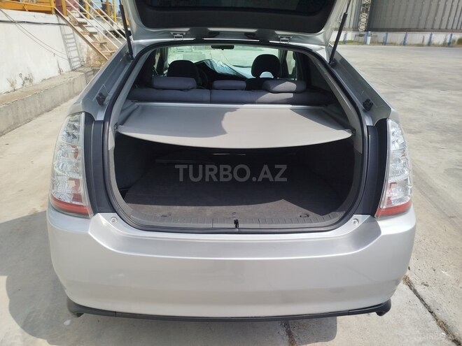 Toyota Prius-7