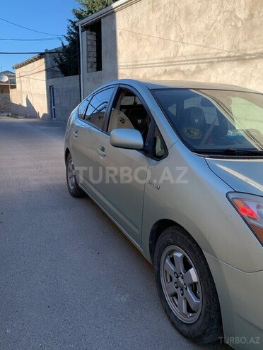 Toyota Prius-3