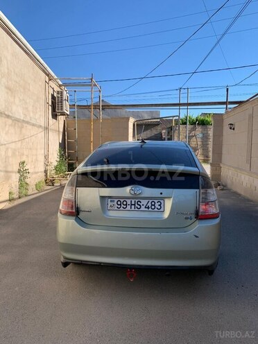 Toyota Prius-4