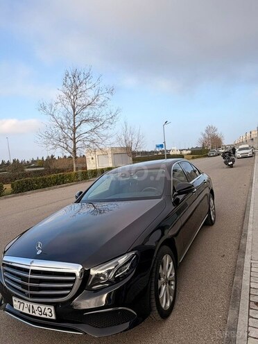 Mercedes E 300 4MATIC-2