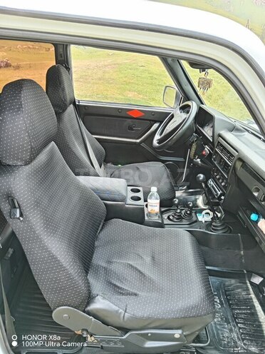 LADA (VAZ) Niva-9
