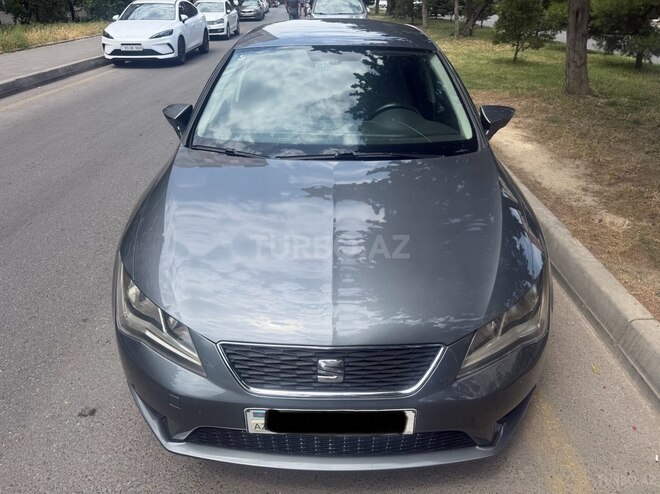 SEAT Leon-1