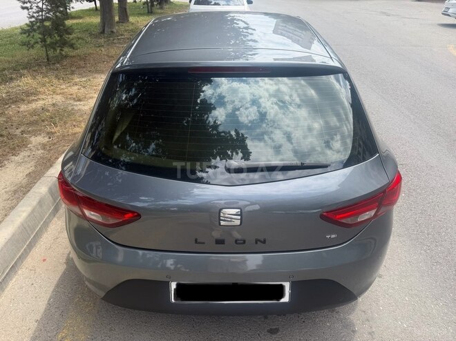 SEAT Leon-7